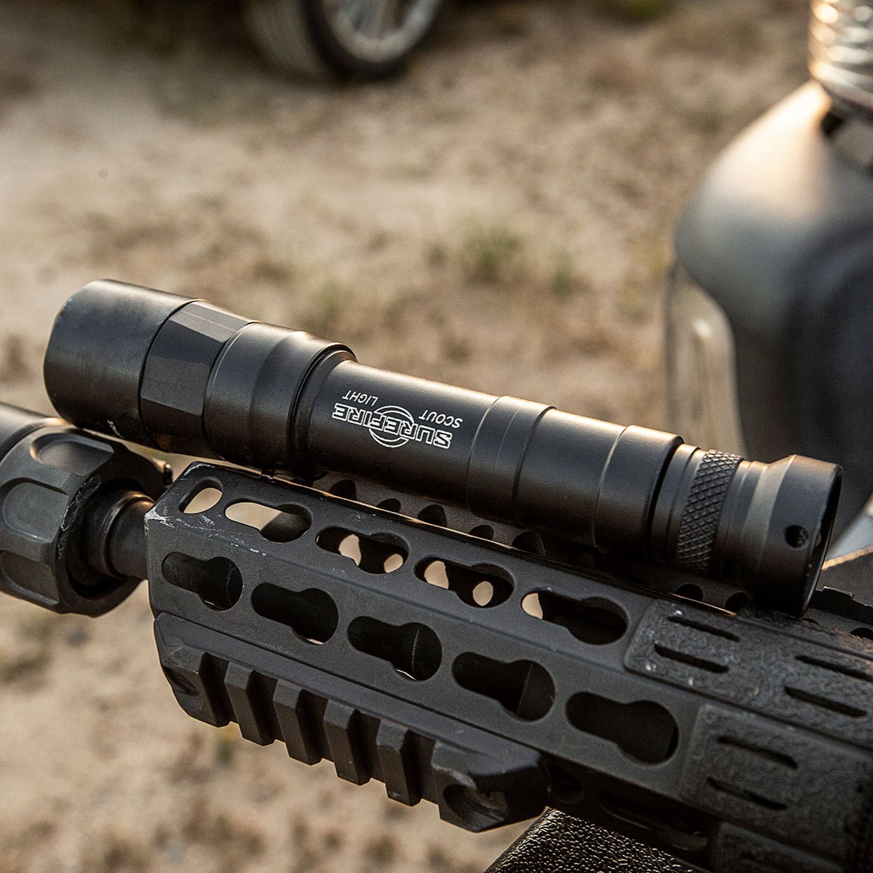 Surefire Scout Light Pro Turbo (Dual Fuel) (High Candela)