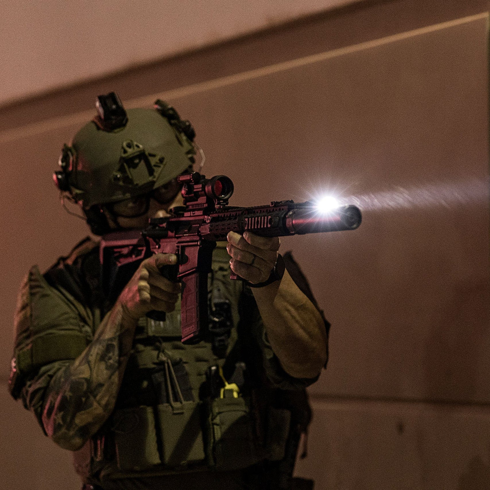 Surefire Scout Light Pro Turbo (Dual Fuel) (High Candela)