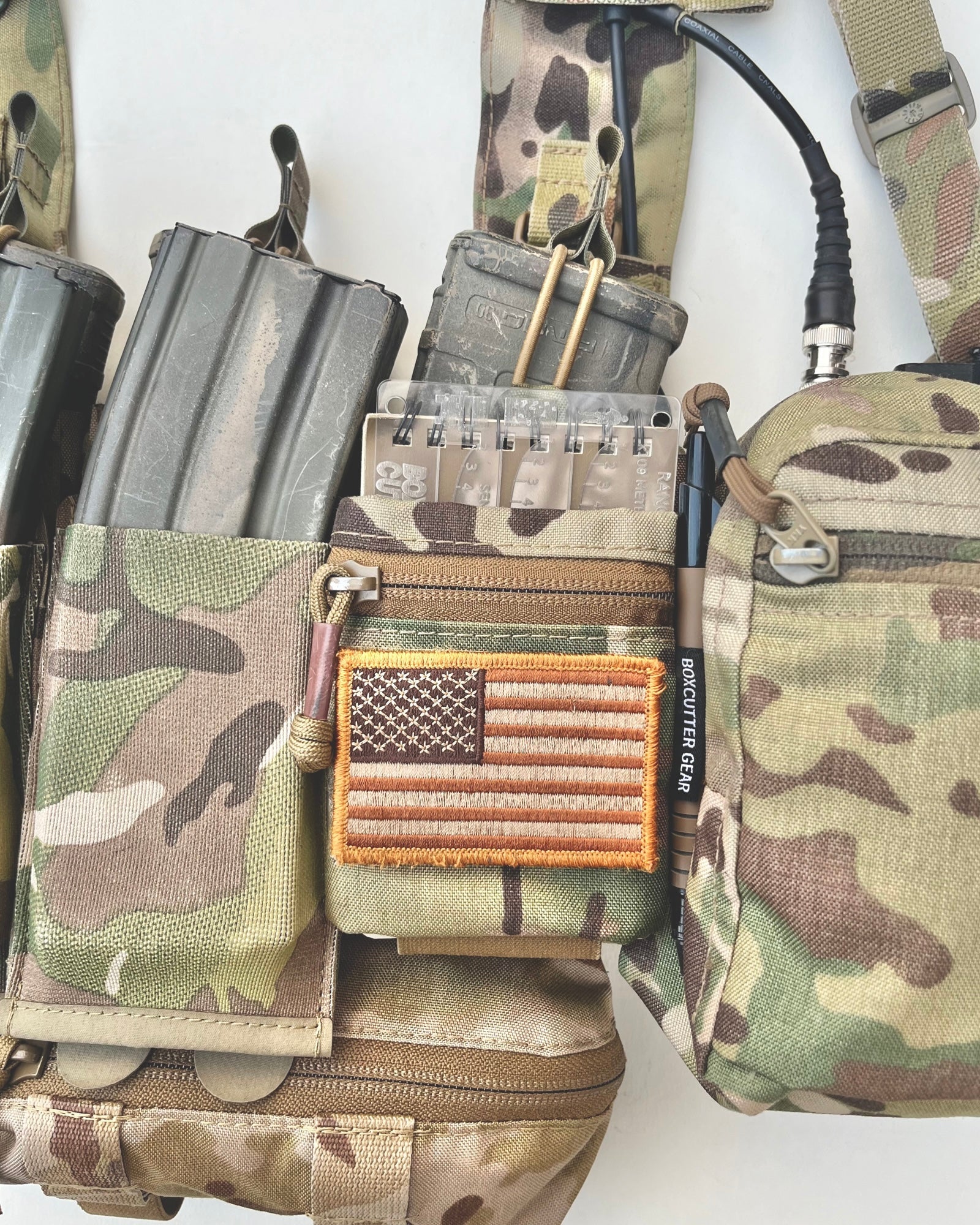 [ZAP]-v Zippered Admin Pocket -(Velcro Backed)