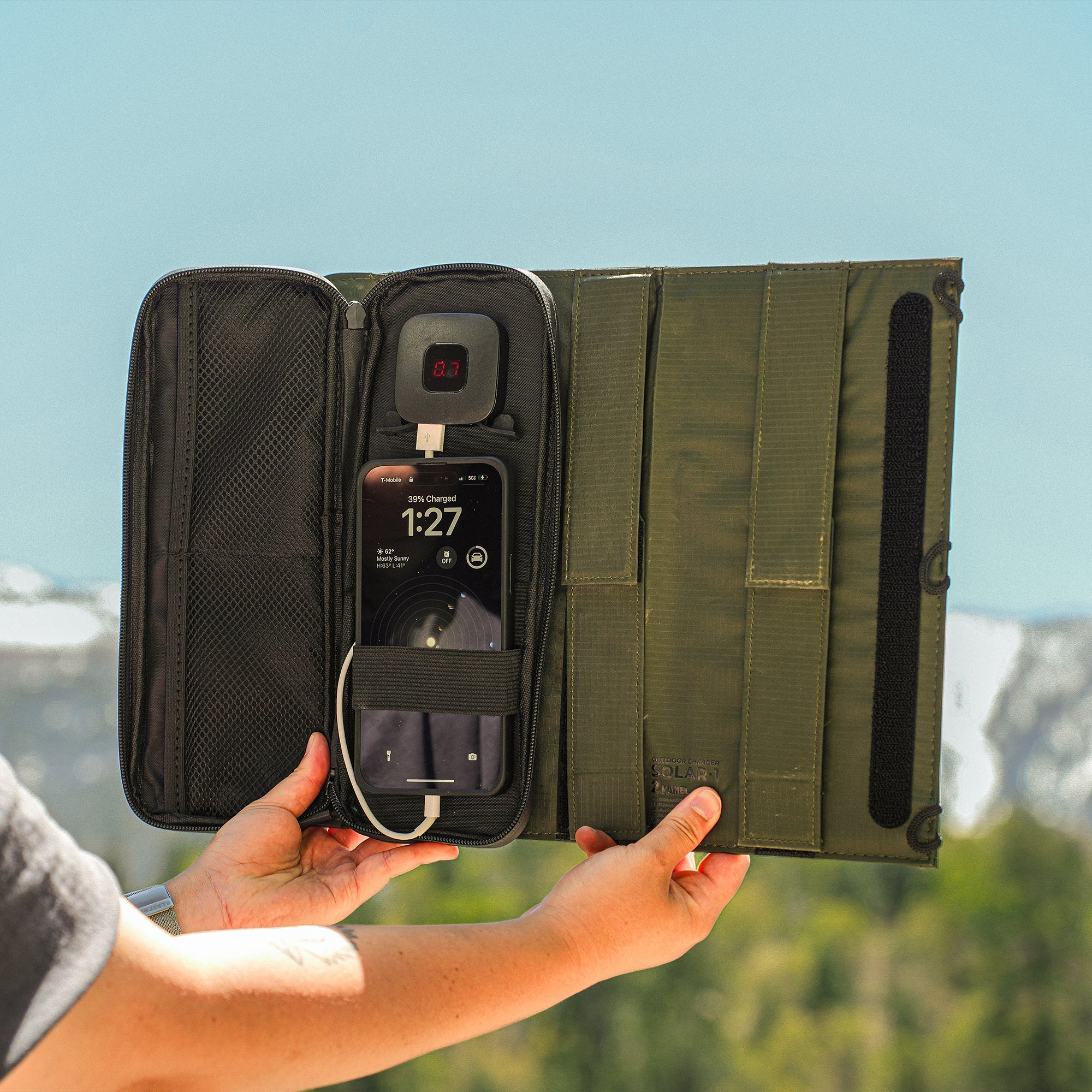 Nestout 2 Panel Solar Charger