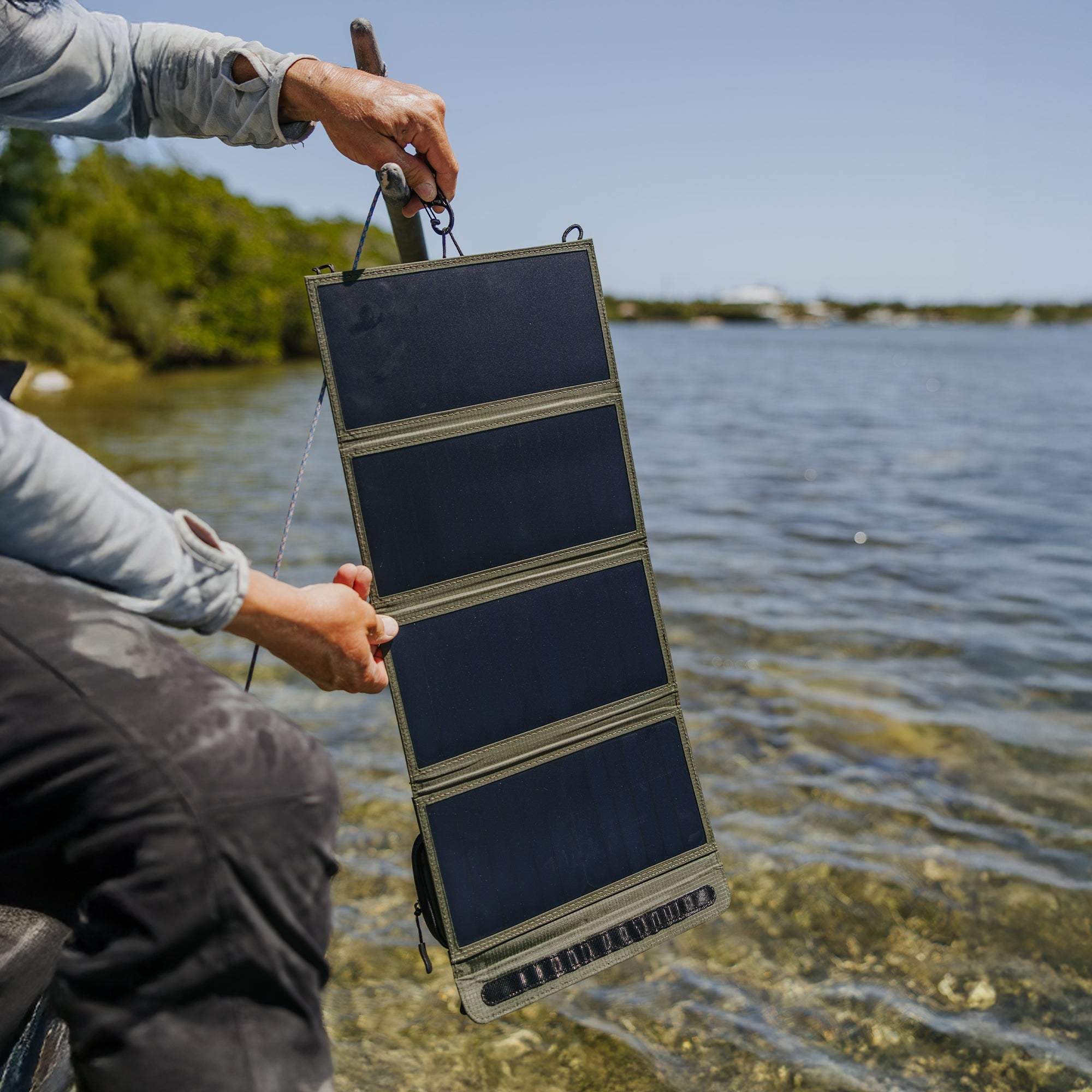 Nestout 28W 4 Panel Solar Charger