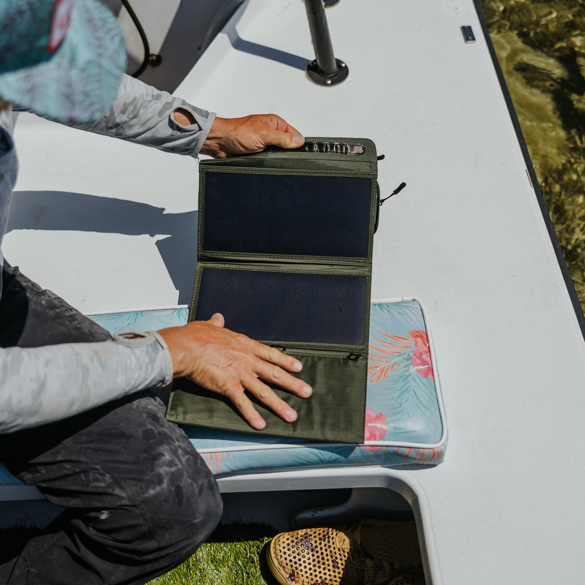 Nestout 28W 4 Panel Solar Charger