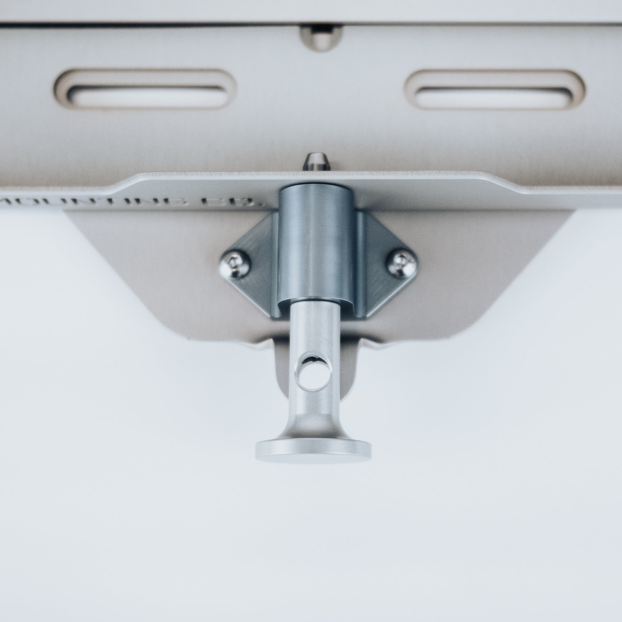 The Mounting Company Medium Mount