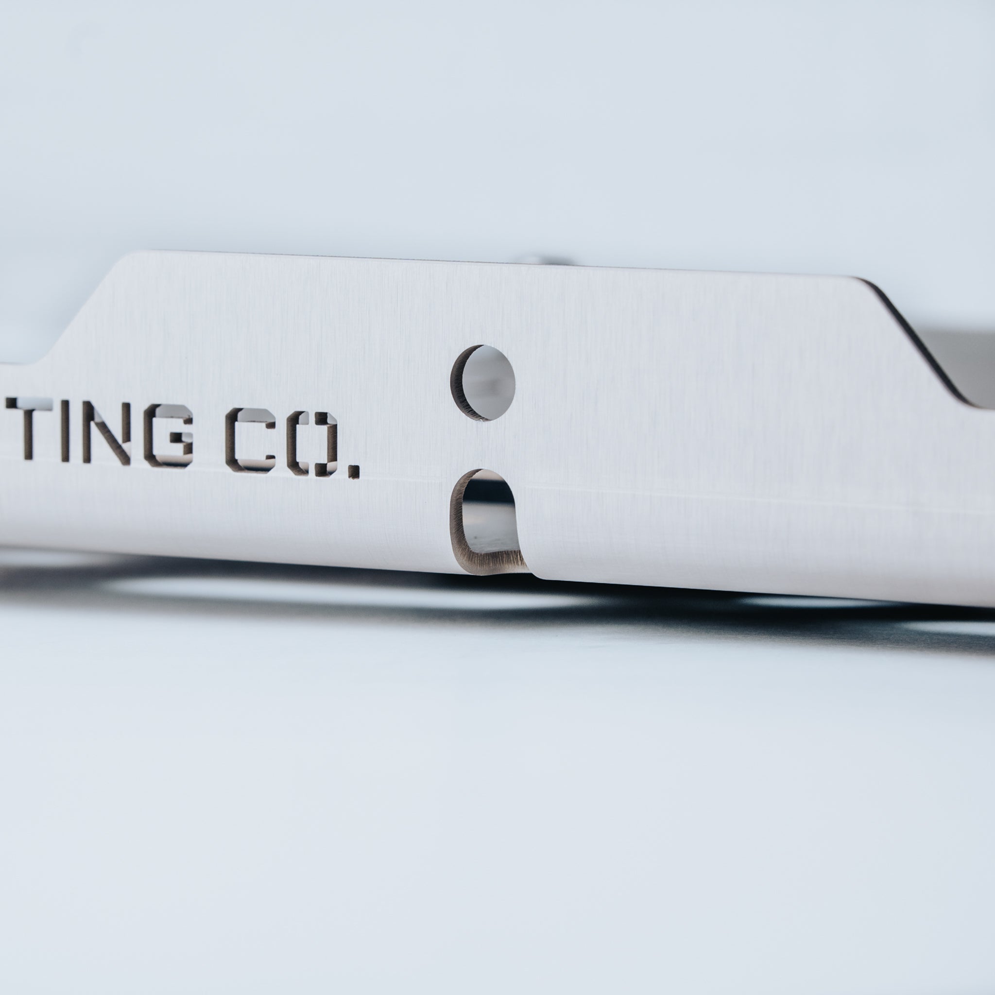 The Mounting Company Medium+ Mount
