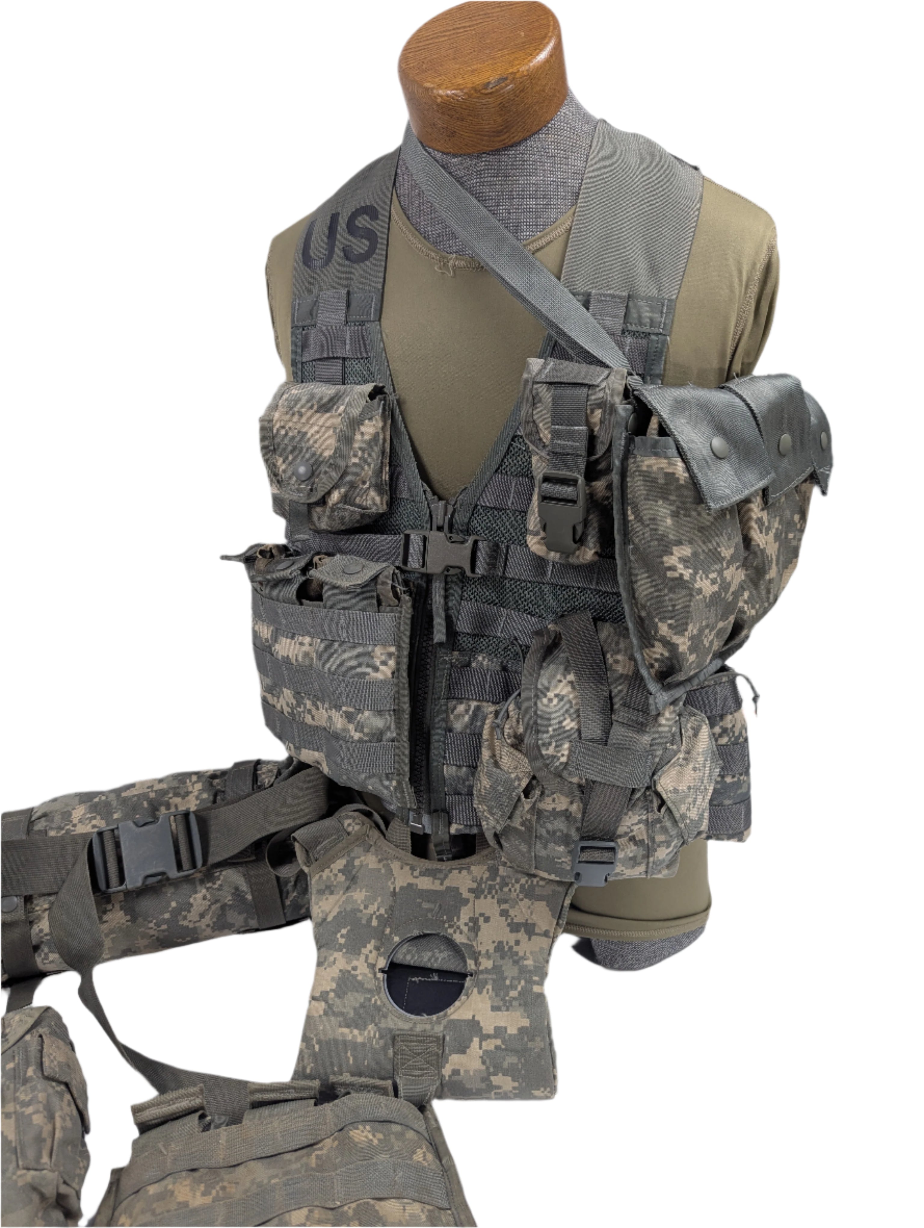 Genuine USGI MOLLE II 16-Piece Rifleman Set - ACU / UCP Camo
