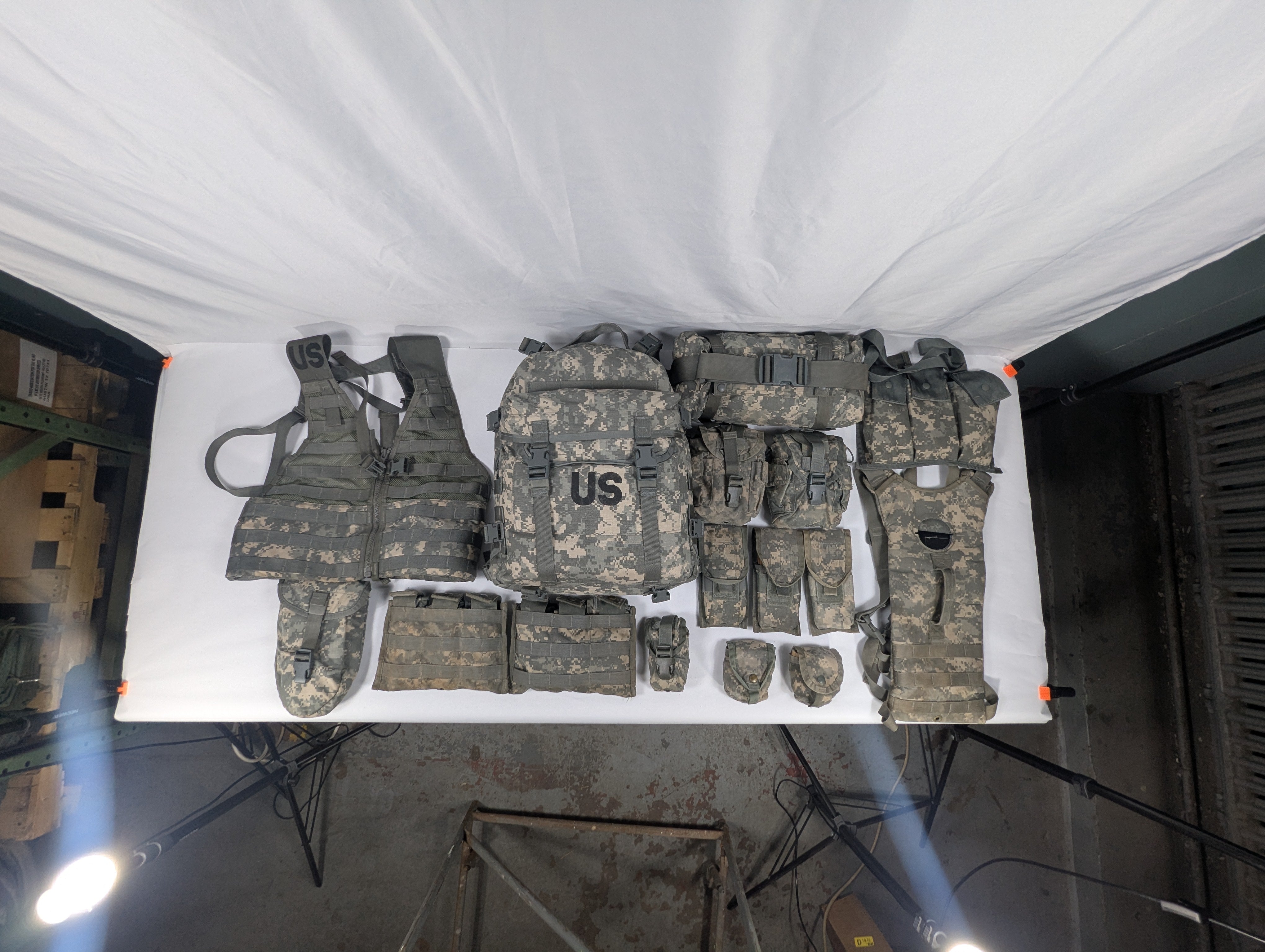 Genuine USGI MOLLE II 16-Piece Rifleman Set - ACU / UCP Camo