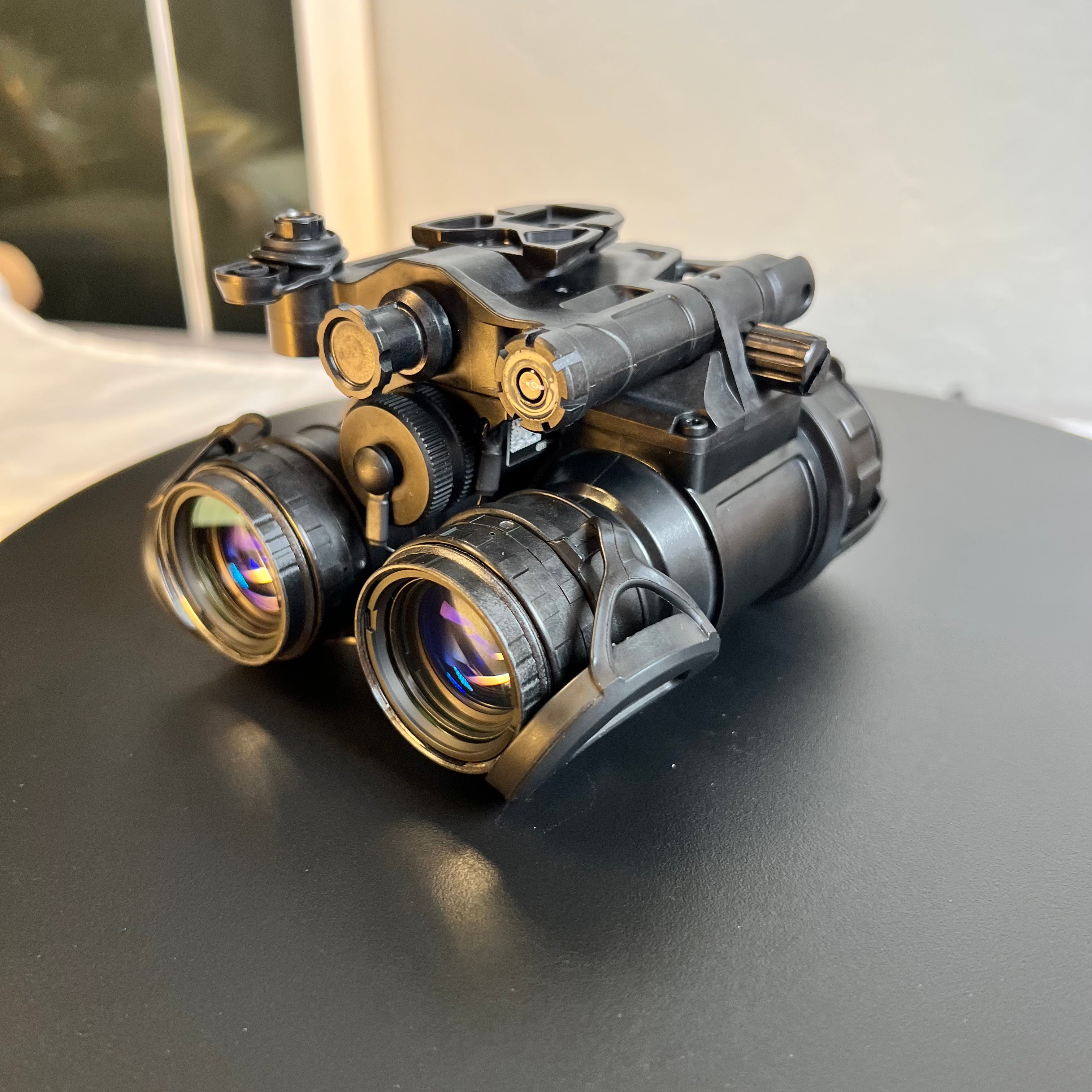 Elbit AN/PVS-31D | Up to 2700 FOM Gen 3 White Phosphor & Manual Gain | External Power Port