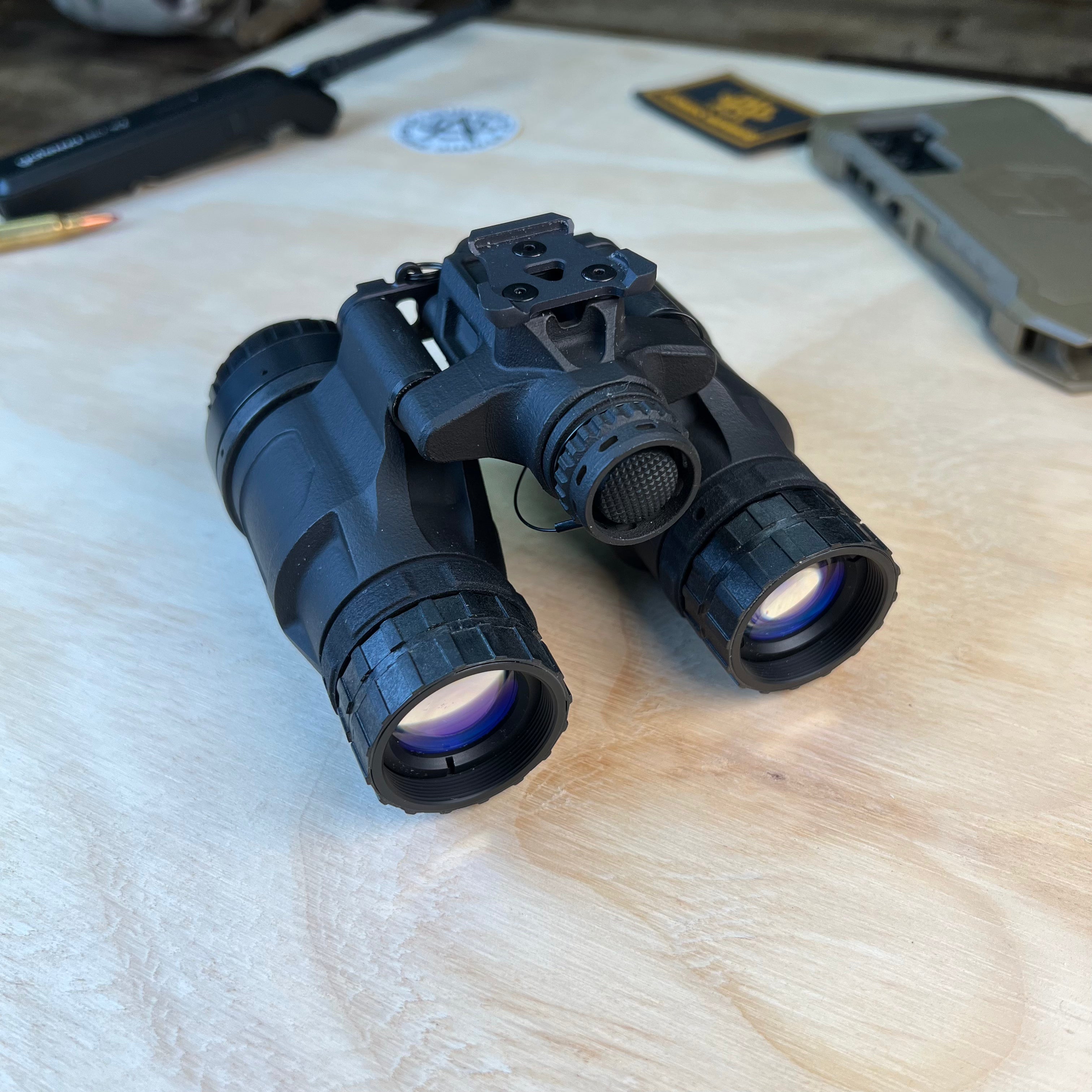 Nocturn Industries Katana | Up to 2600 FOM Gen 3 White Phosphor & 15oz | 100+ Hour Battery