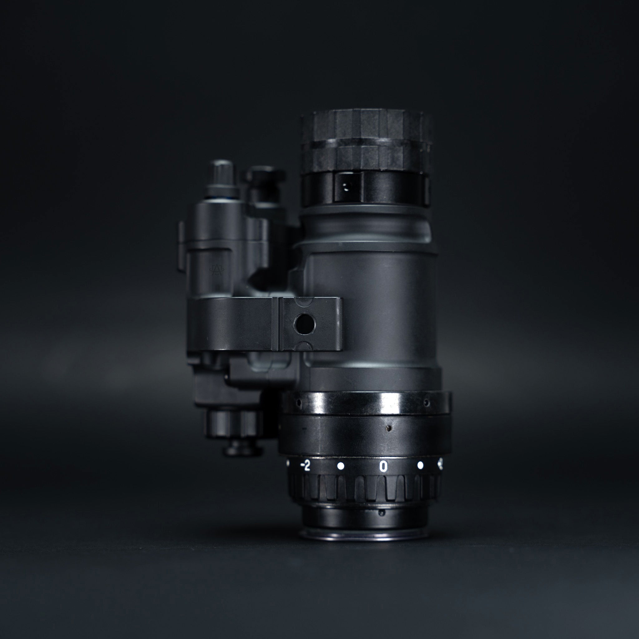 LLI MH-14 | Gen 3 White Phosphor w/ Up to 2600 FOM & Manual Gain | Just 8.6 Oz & 50+ Hours of Runtime