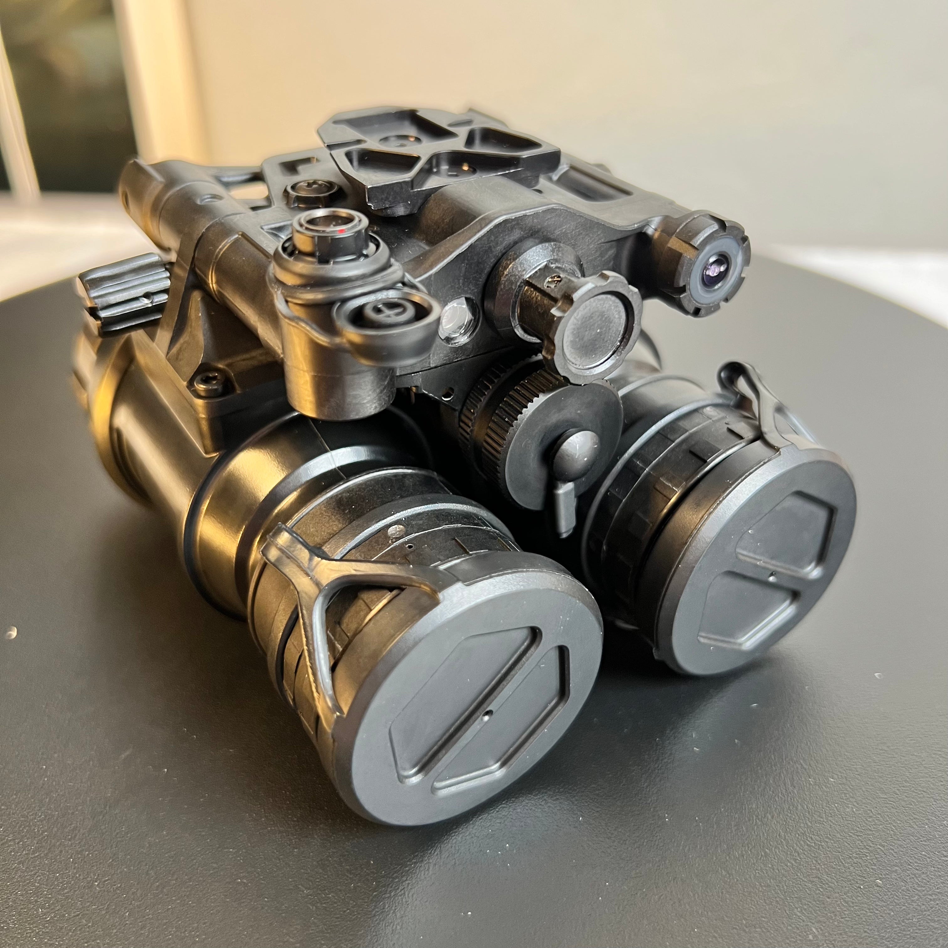 Elbit AN/PVS-31D | Up to 2700 FOM Gen 3 White Phosphor & Manual Gain | External Power Port