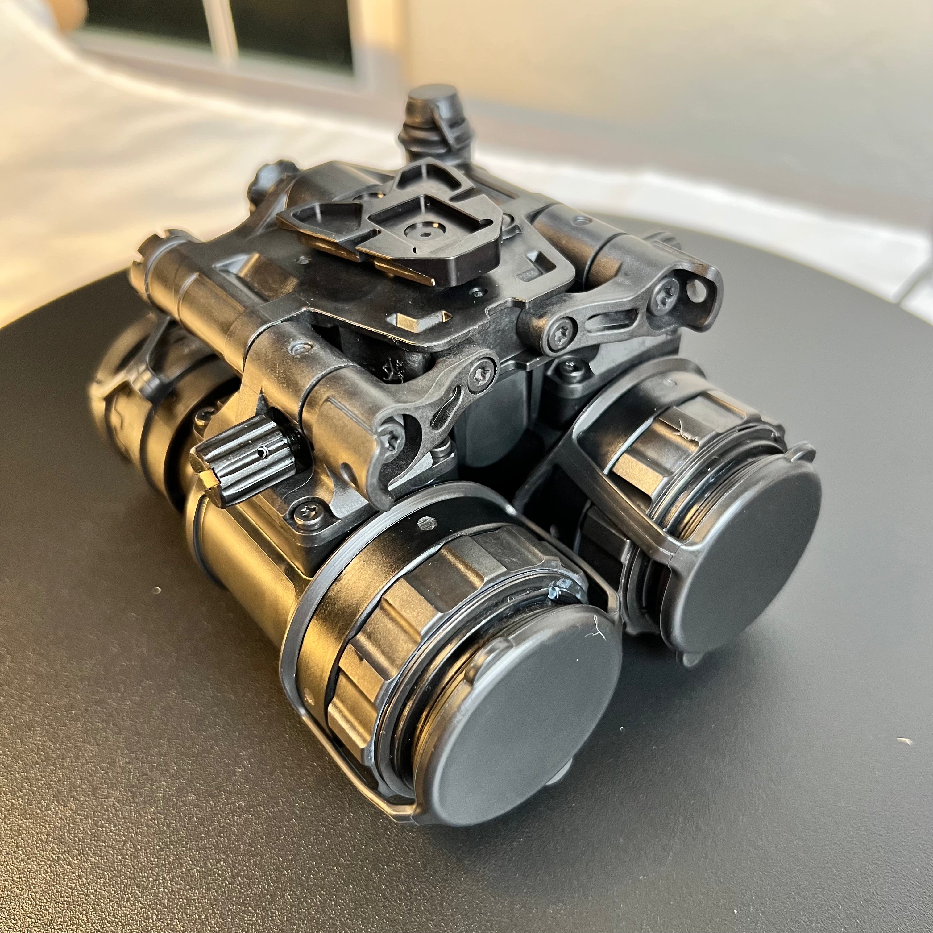 Elbit AN/PVS-31D | Up to 2700 FOM Gen 3 White Phosphor & Manual Gain | External Power Port