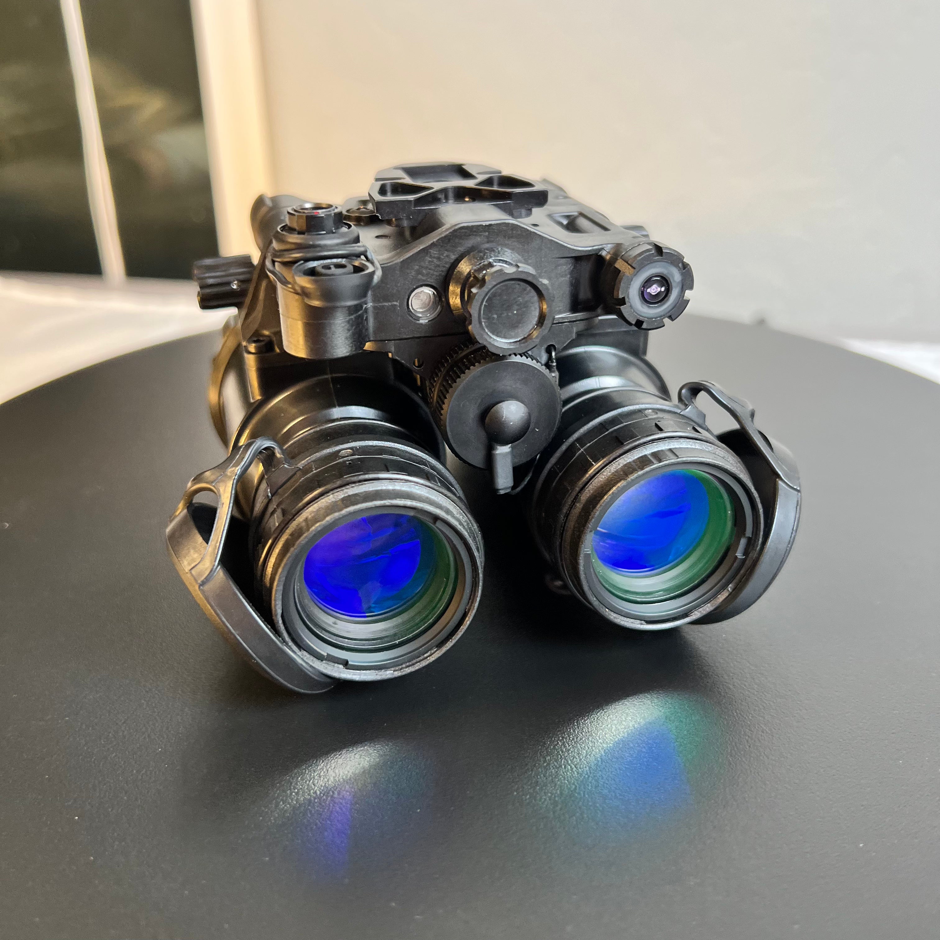 Elbit AN/PVS-31D | Up to 2700 FOM Gen 3 White Phosphor & Manual Gain | External Power Port