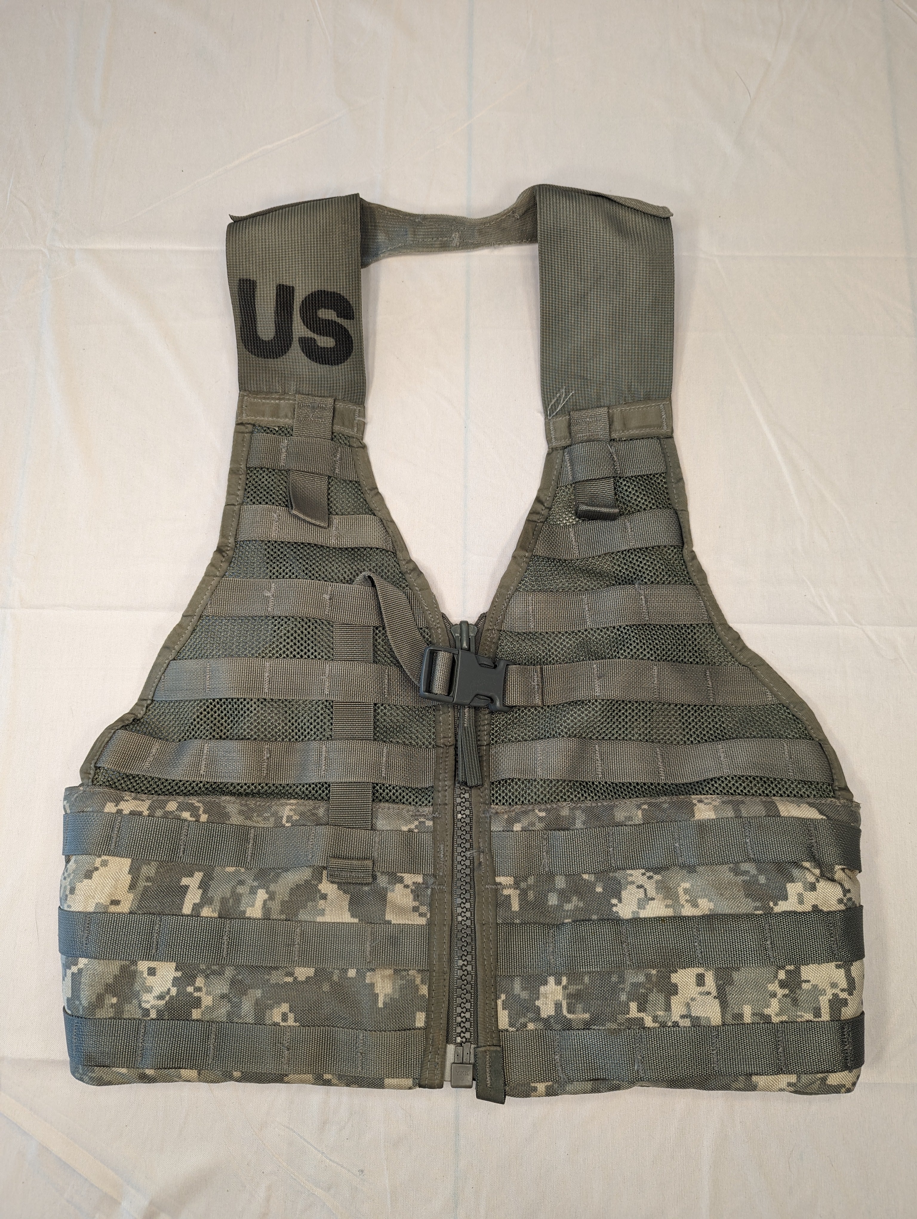 Genuine USGI MOLLE II 16-Piece Rifleman Set - ACU / UCP Camo